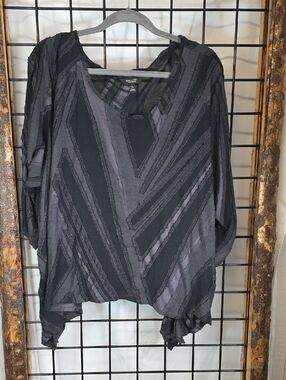 Women's Black & Charcoal Textured Stripe Dolman Tunic